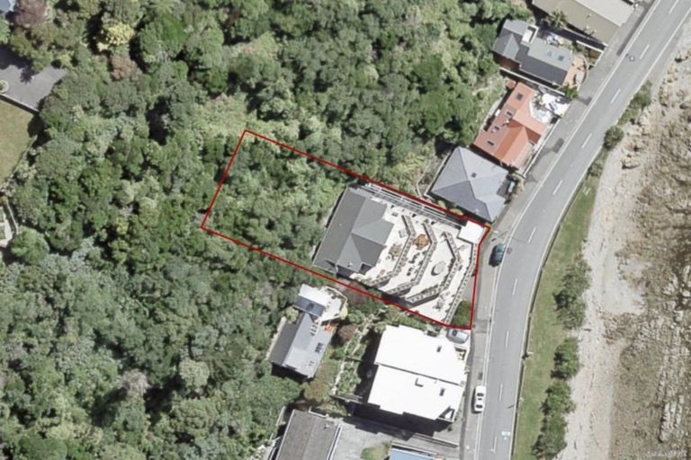 Photo of property in 1/279 Karaka Bay Road, Karaka Bays, Wellington, 6022