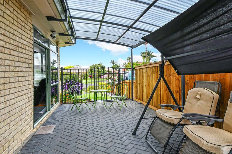 Photo of property in 103 Rushgreen Avenue, Pahurehure, Papakura, 2113