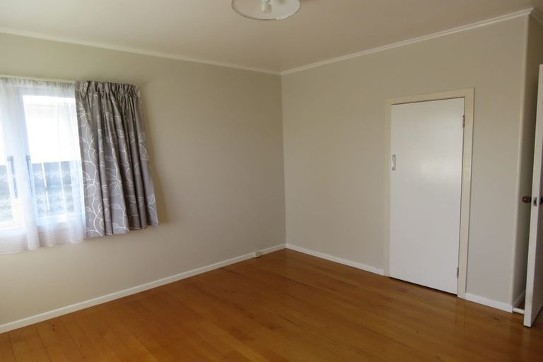 Photo of property in 1/4 Shamrock Lane, Te Atatu Peninsula, Auckland, 0610