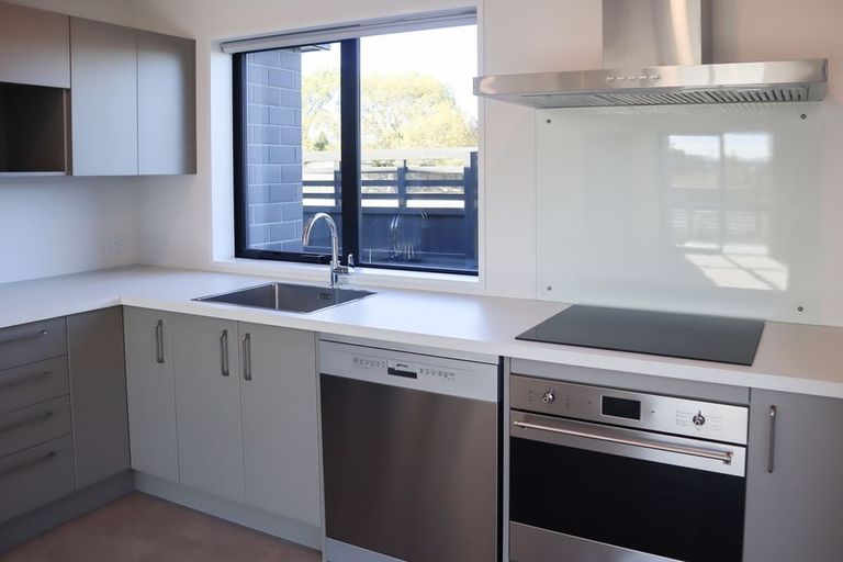 Photo of property in 29 Piripiri Place, Broomfield, Christchurch, 8042