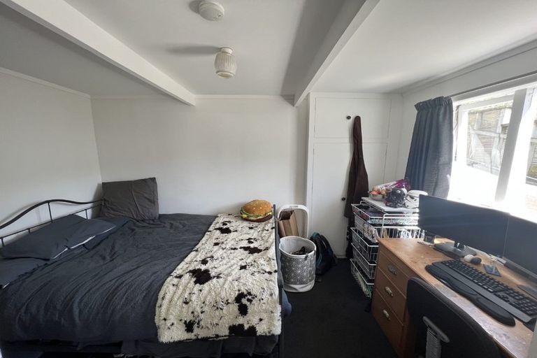 Photo of property in 18 Tamar Street, Island Bay, Wellington, 6023