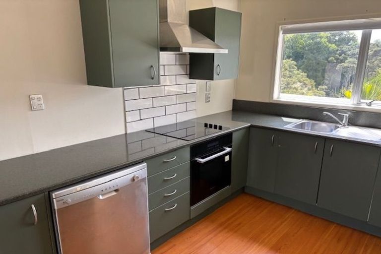 Photo of property in 28 Hiwihau Place, Glenfield, Auckland, 0629