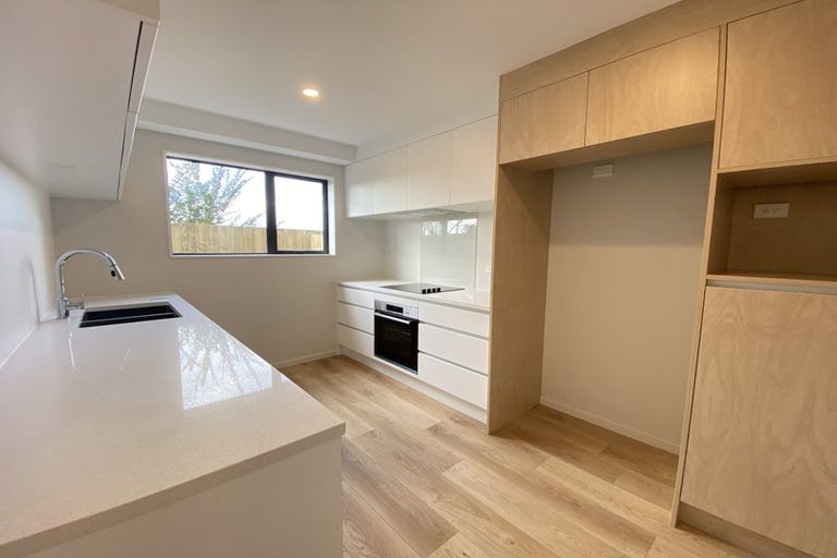 Photo of property in 3b Westall Road, New Lynn, Auckland, 0600