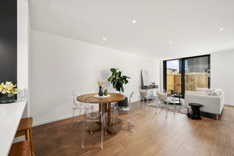 Photo of property in 96b Apu Crescent, Lyall Bay, Wellington, 6022