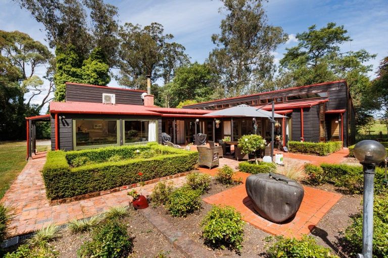 Photo of property in 39 Wanganui Road, Marton, 4710