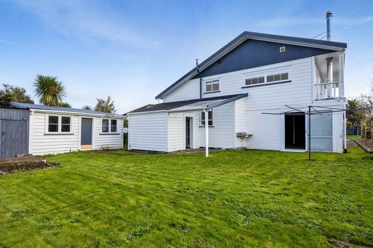 Photo of property in 36 Tawhiti Road, Hawera, 4610