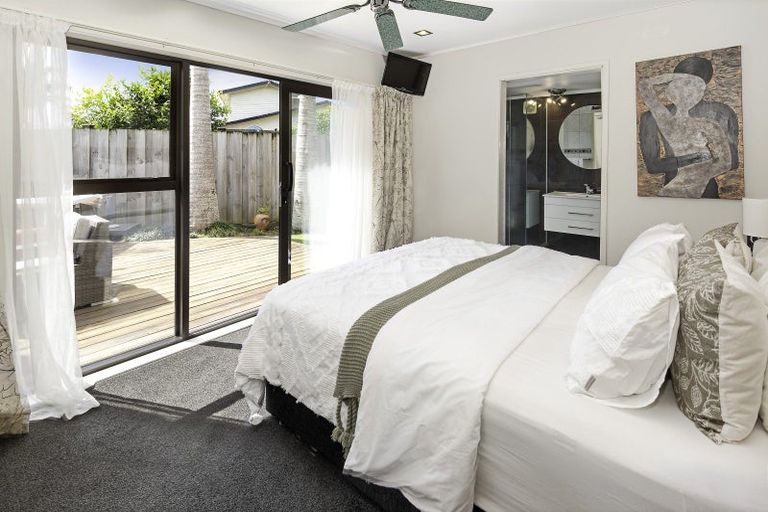 Photo of property in 4 Sarah Place, Farm Cove, Auckland, 2012