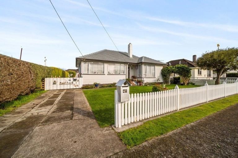 Photo of property in 45 Reid Avenue, Hawera, 4610