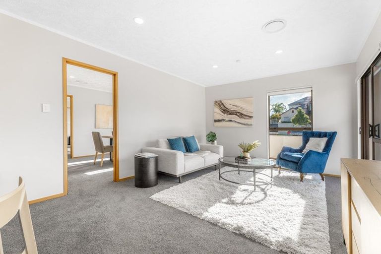 Photo of property in 11 Stevenson Way, Cockle Bay, Auckland, 2014