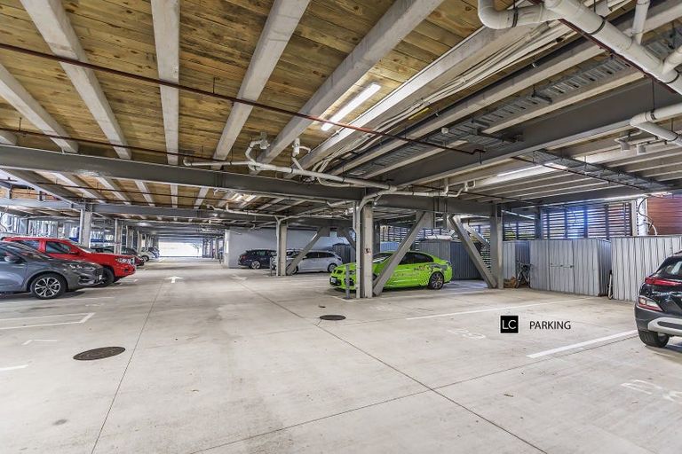 Photo of property in Patent 326 Apartments, 407s/326 Evans Bay Parade, Hataitai, Wellington, 6021