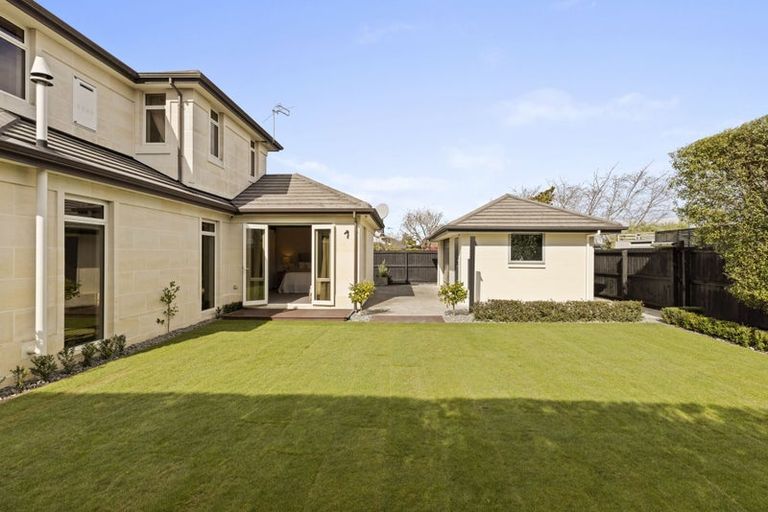 Photo of property in 68 Willowview Drive, Redwood, Christchurch, 8051