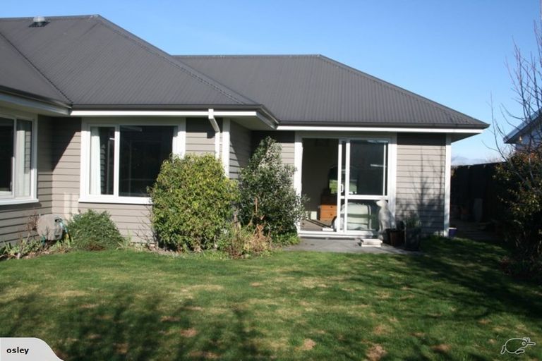 Photo of property in 1 Holly Place, Rangiora, 7400