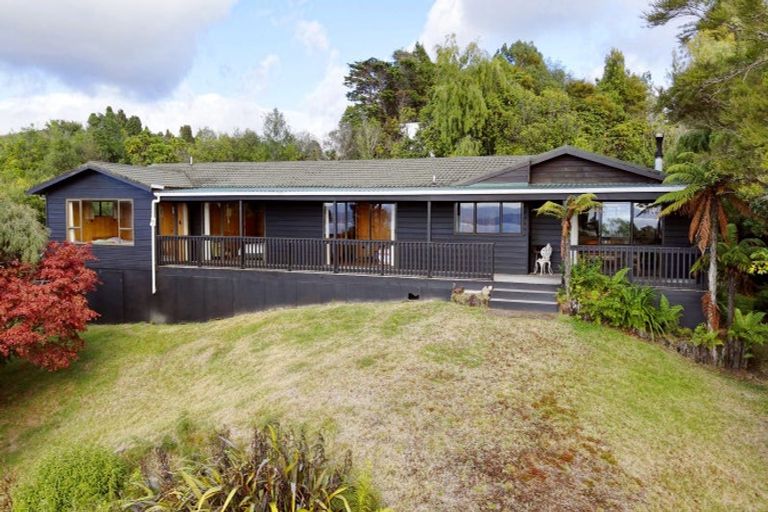 Photo of property in 10 Pukawa Road, Pukawa Bay, Turangi, 3381