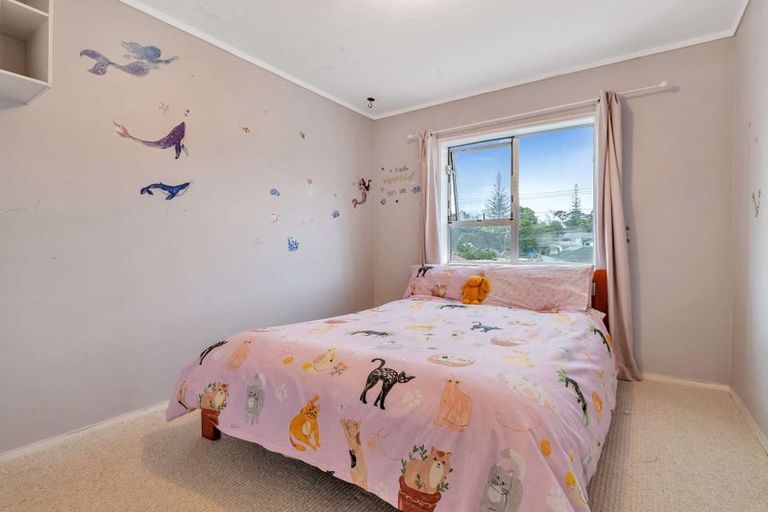 Photo of property in 247 Henderson Valley Road, Henderson, Auckland, 0612