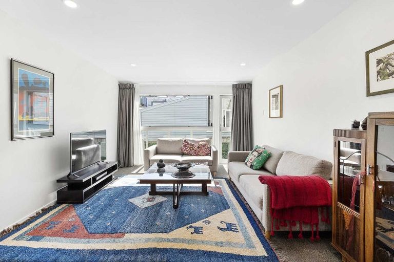 Photo of property in 152c Tasman Street, Mount Cook, Wellington, 6021