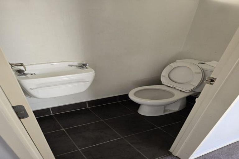 Photo of property in 10 Bushpark Place, Flat Bush, Auckland, 2016