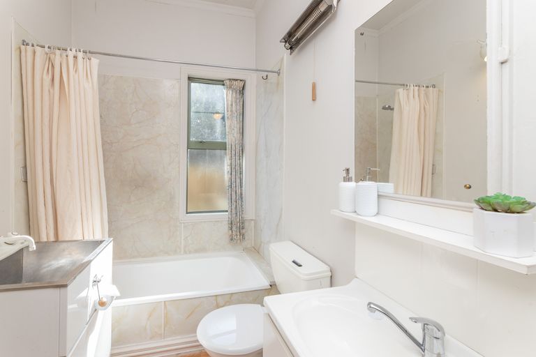 Photo of property in 44 Norwich Street, Linwood, Christchurch, 8062