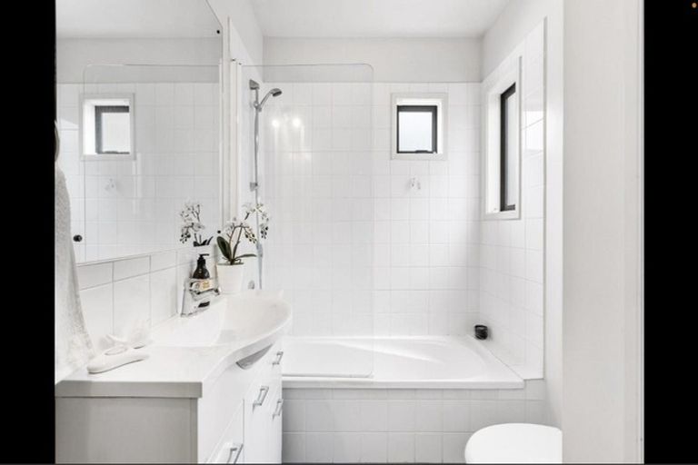 Photo of property in The Grange, 63/92 Bush Road, Albany, Auckland, 0632