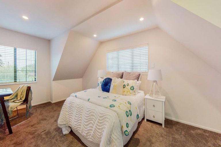 Photo of property in 31 De Val Drive, Titirangi, Auckland, 0604