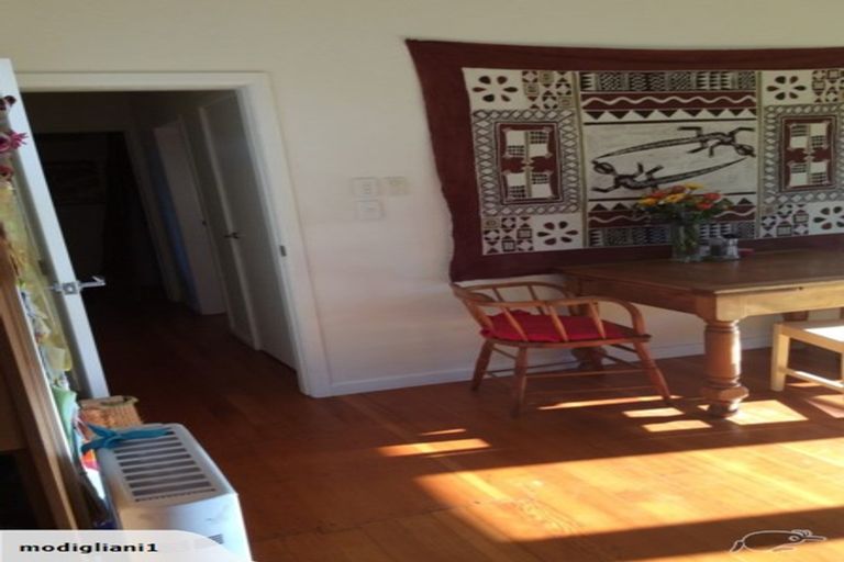Photo of property in 19 Milne Terrace, Island Bay, Wellington, 6023