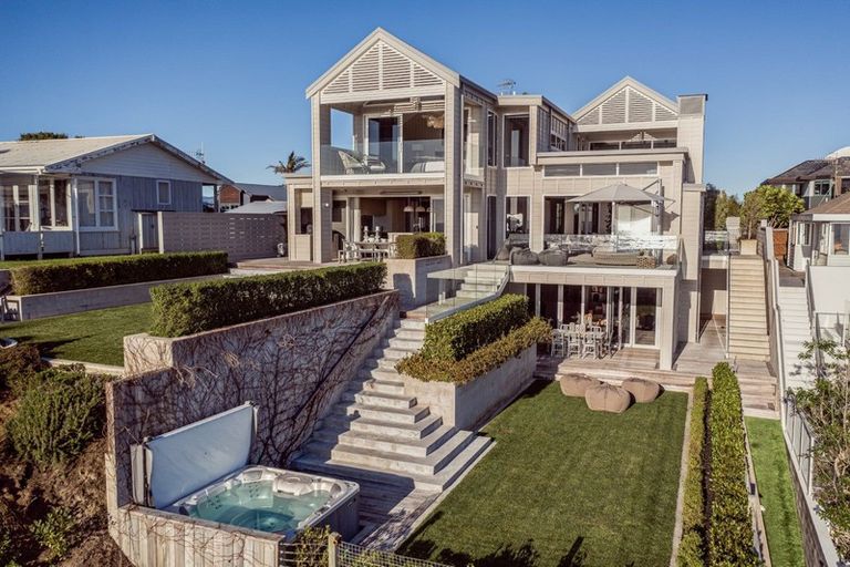 Photo of property in 235a Oceanbeach Road, Mount Maunganui, 3116