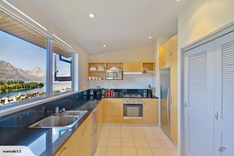 Photo of property in 7 Earnslaw Terrace, Queenstown, 9300