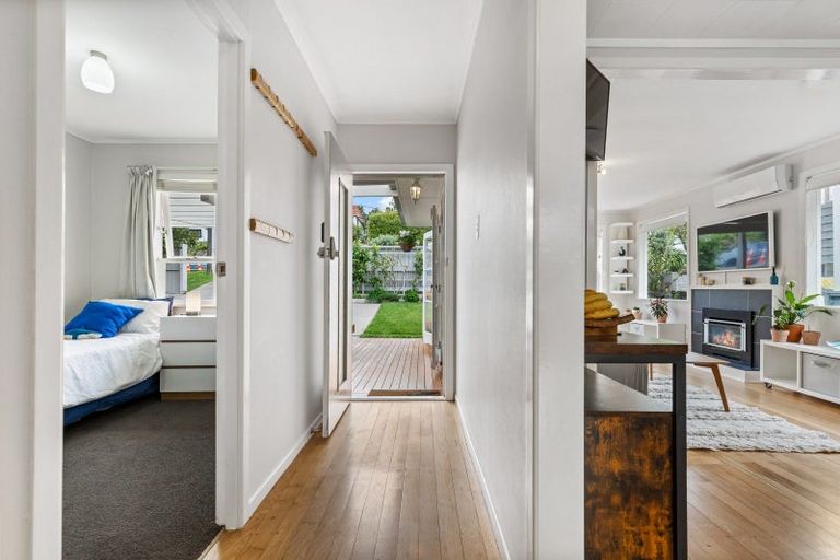 Photo of property in 2/71 Saddleback Rise, Murrays Bay, Auckland, 0630