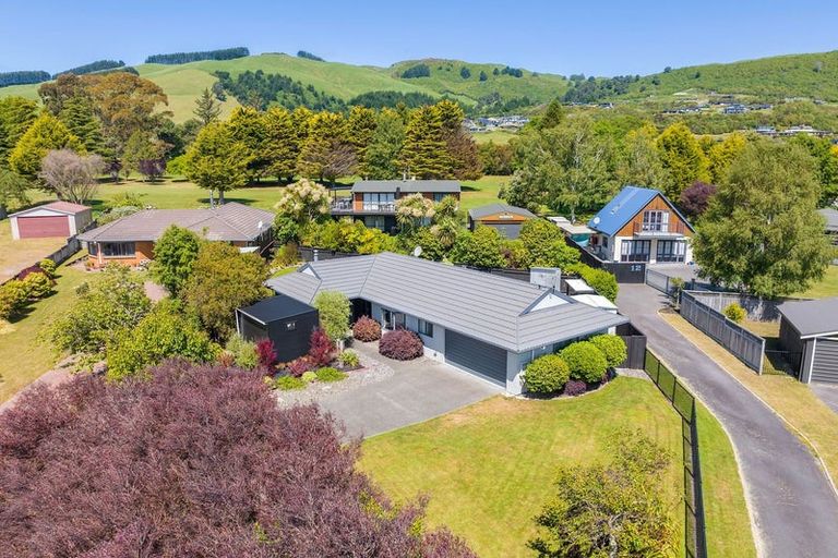Photo of property in 10 Yasmin Lane, Kinloch, Taupo, 3377