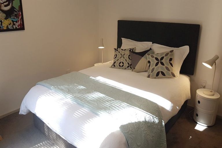 Photo of property in 30 Harland Street, Brooklyn, Wellington, 6021