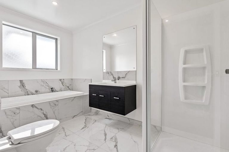 Photo of property in 12 Saint Michaels Crescent, Kelburn, Wellington, 6012