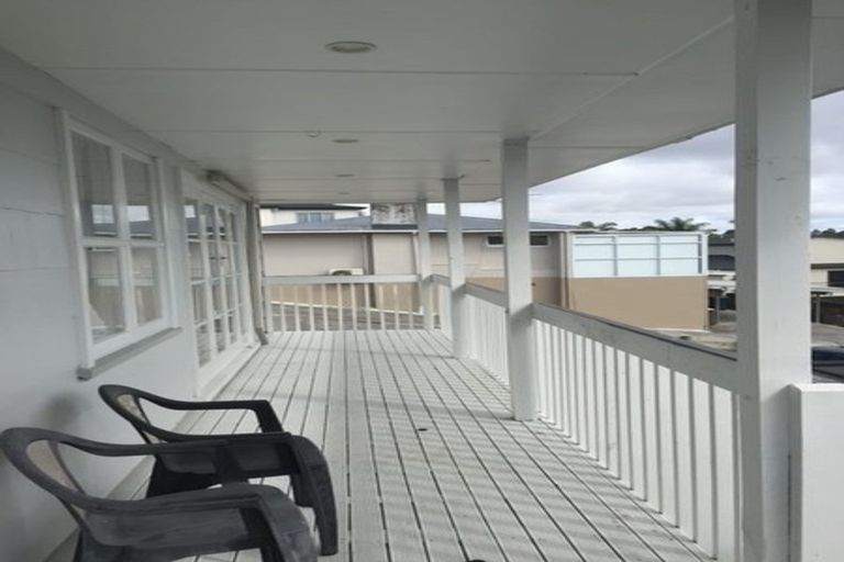 Photo of property in 281 Don Buck Road, Massey, Auckland, 0614