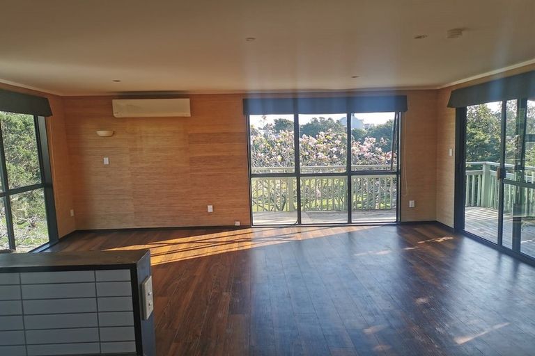 Photo of property in 3/6 Baring Terrace, Strandon, New Plymouth, 4312