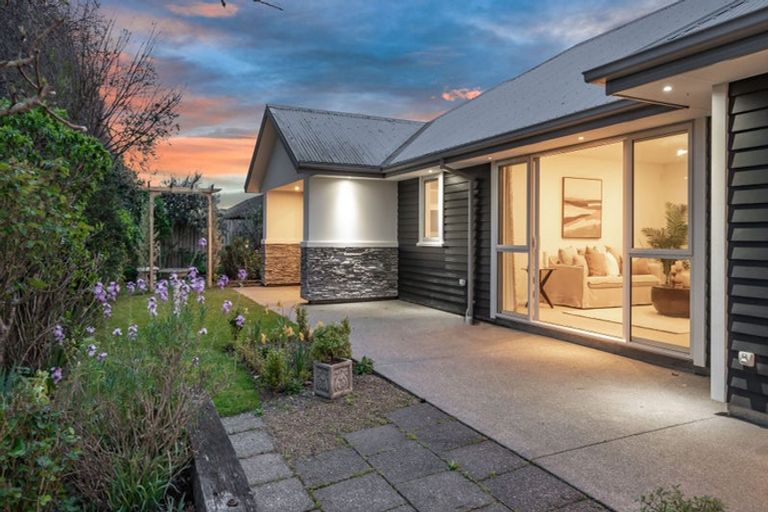 Photo of property in 4 Levinge Lane, Hillmorton, Christchurch, 8024