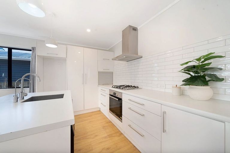 Photo of property in 1/134 Mcleod Road, Te Atatu South, Auckland, 0610