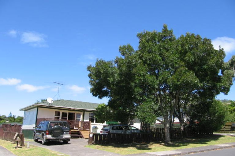 Photo of property in 13 Castleton Street, Birkdale, Auckland, 0626