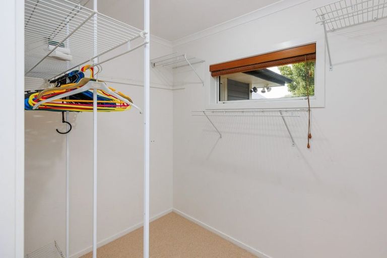 Photo of property in 35 Oram Drive, Turitea, Palmerston North, 4472