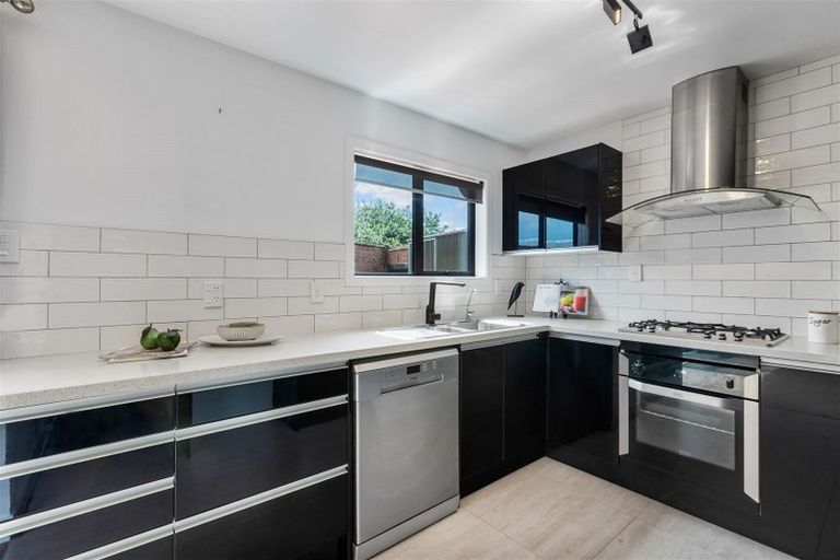 Photo of property in 49 Minaret Drive, Bucklands Beach, Auckland, 2014