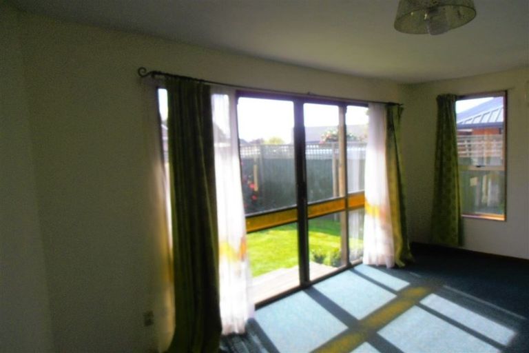 Photo of property in 18 Oakley Crescent, Hornby, Christchurch, 8042