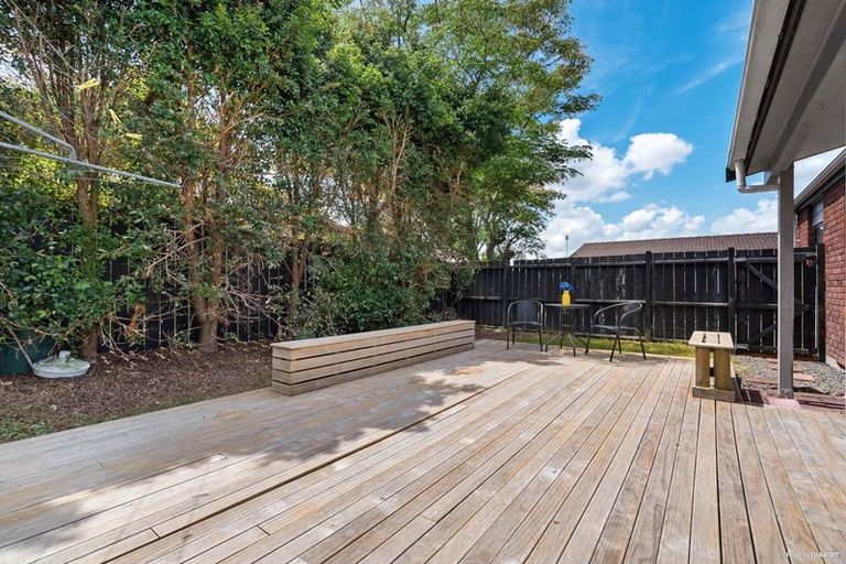 Photo of property in 2/14 Roberts Road, Te Atatu South, Auckland, 0610