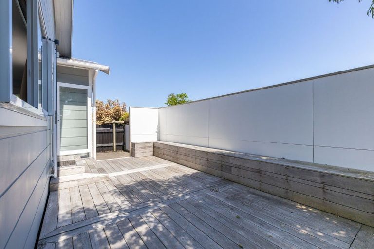 Photo of property in 130 Vivian Street, New Plymouth, 4310