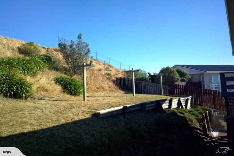 Photo of property in 1/43 Edgecombe Street, Newlands, Wellington, 6037