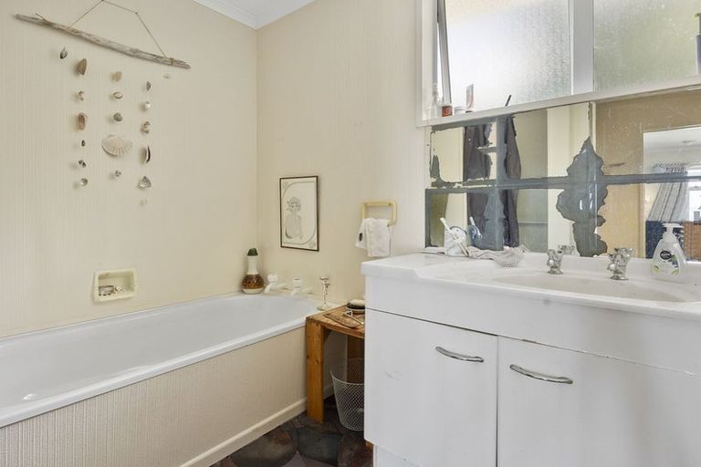 Photo of property in 60 Cliffs Road, Saint Clair, Dunedin, 9012