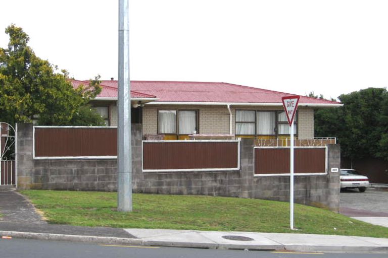 Photo of property in 2/223 Sunnynook Road, Wairau Valley, Auckland, 0627
