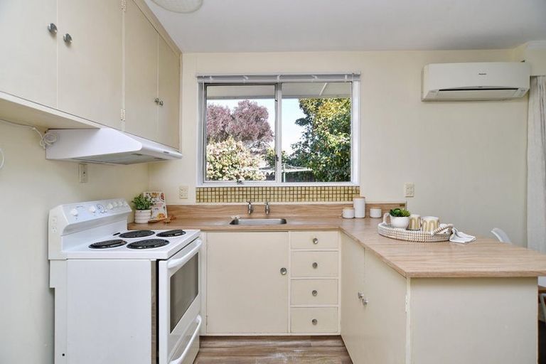 Photo of property in 2/36 Blakehall Place, Spreydon, Christchurch, 8024