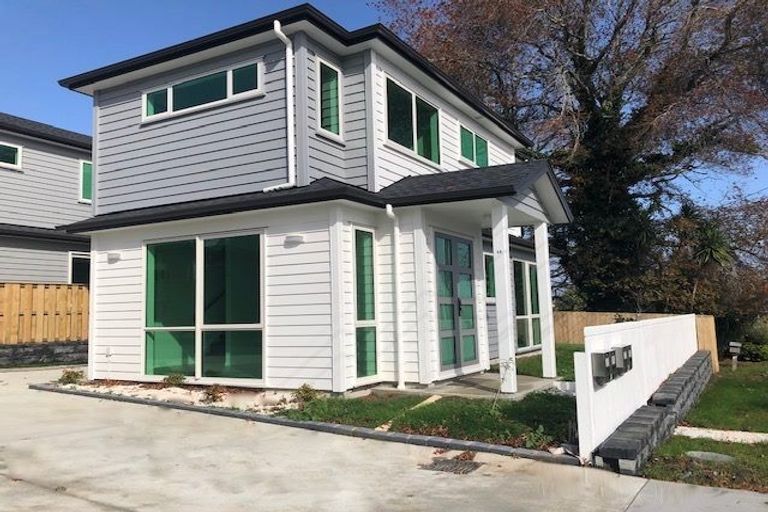 Photo of property in 4a Sherwood Avenue, Te Atatu South, Auckland, 0610