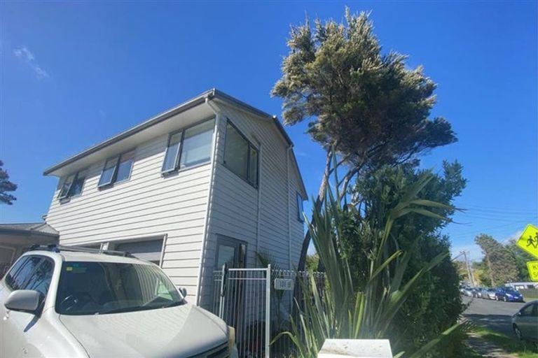 Photo of property in 131 Colwill Road, Massey, Auckland, 0614