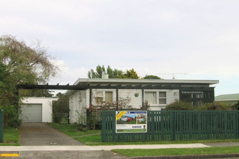 Photo of property in 10 Matai Street, Waikanae, 5036