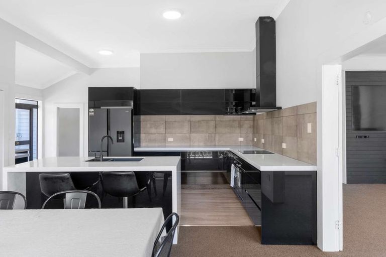 Photo of property in 2 Cobden Street, Gisborne, 4010