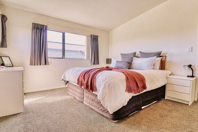 Photo of property in 28b James Cook Drive, Whitby, Porirua, 5024