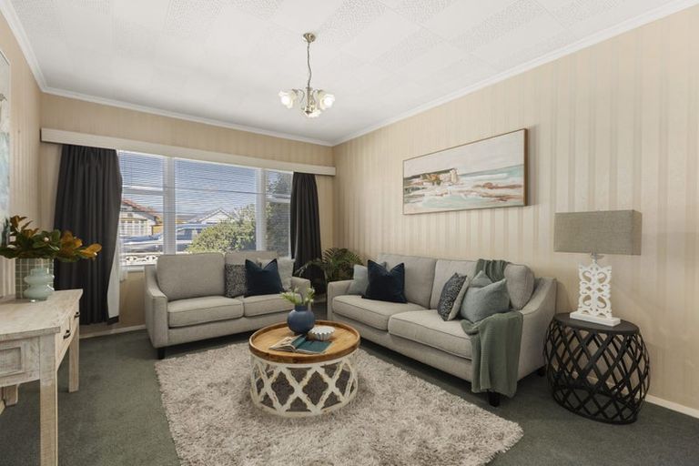 Photo of property in 100 Yule Street, Lyall Bay, Wellington, 6022